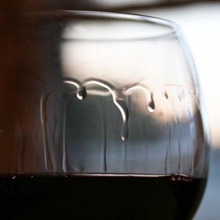 利用黏度推估酒精含量，達成高品質葡萄酒的口感